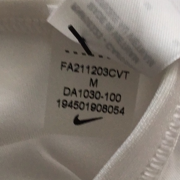 NWT Nike Sports Bra - Picture 5 of 7